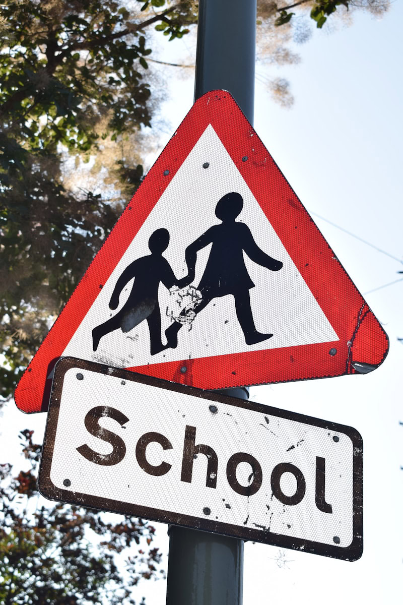 Ontdek de oorzaken van gedragsproblemen in de klas in het basisonderwijs en praktische oplossingen voor leerkrachten.